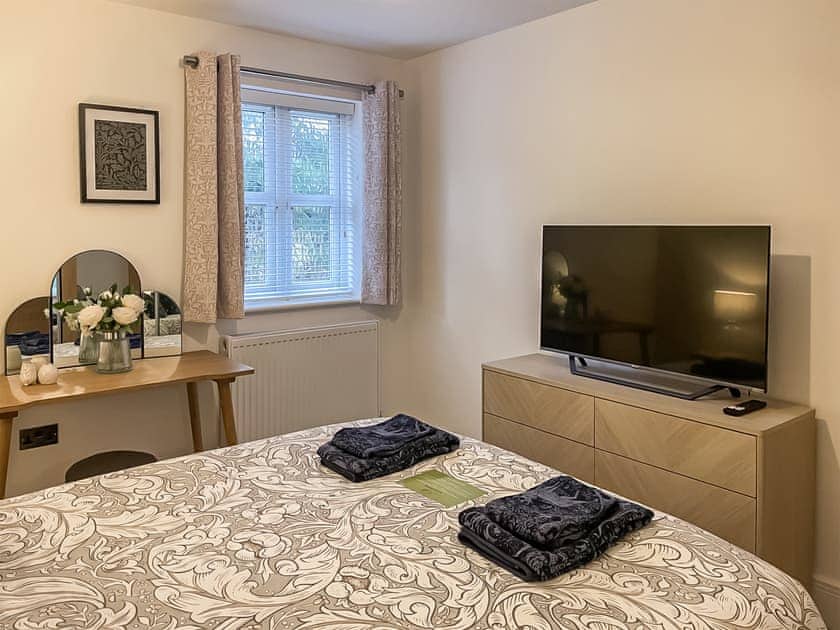 King size bedroom | Forest Acorn, Brockenhurst