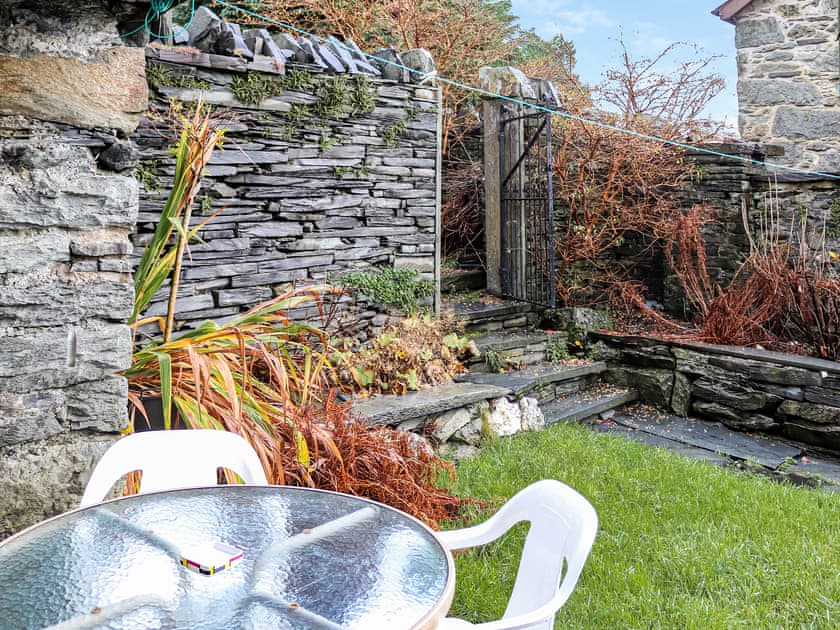 Sitting-out-area | Bryn Marian, Blaenau Ffestiniog