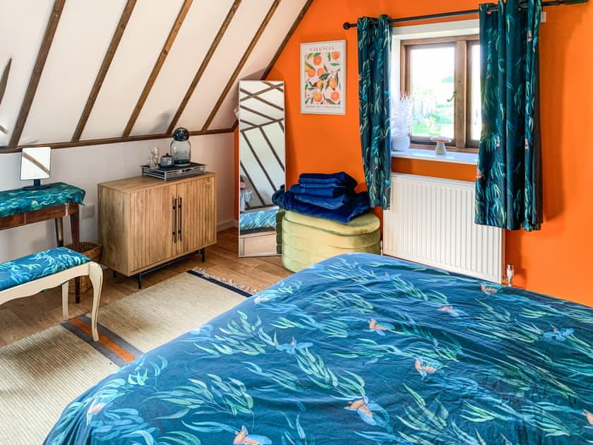 Double bedroom | Kingfisher Granary, Battle