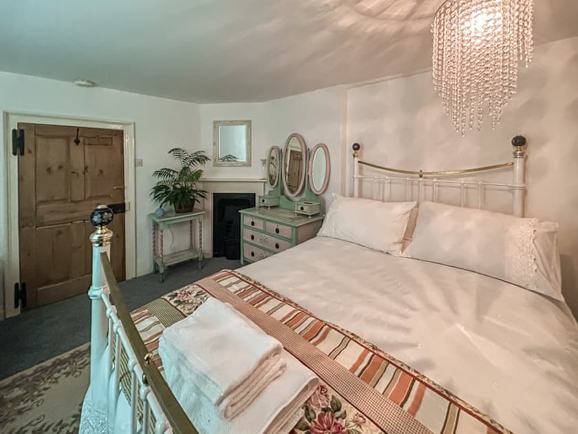 Family bedroom | Moulsham House, Stoke Ferry