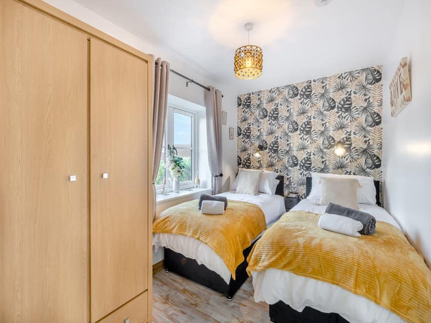 Twin bedroom | Rose Cottage, Peldon