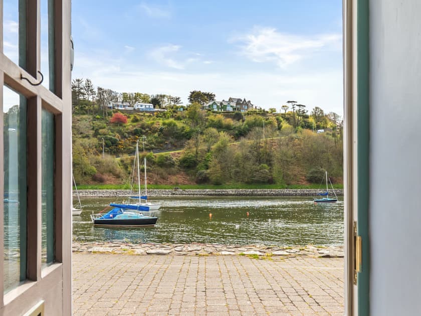 35 Quay Street, Lower Town, Fishguard