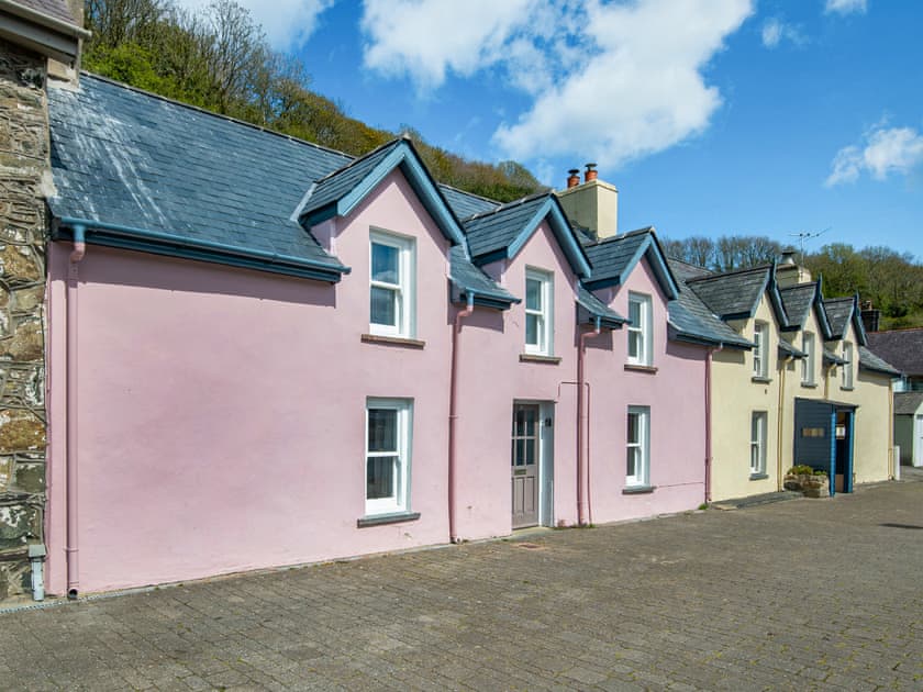 35 Quay Street, Lower Town, Fishguard