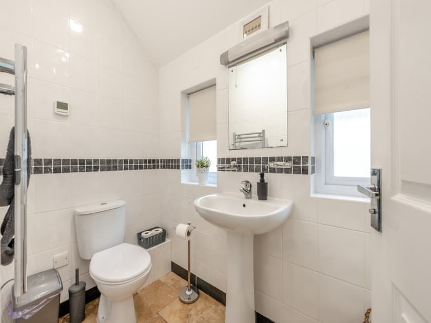 Bathroom | Sea Breeze - Pendine Apartments, Pendine, near Amroth