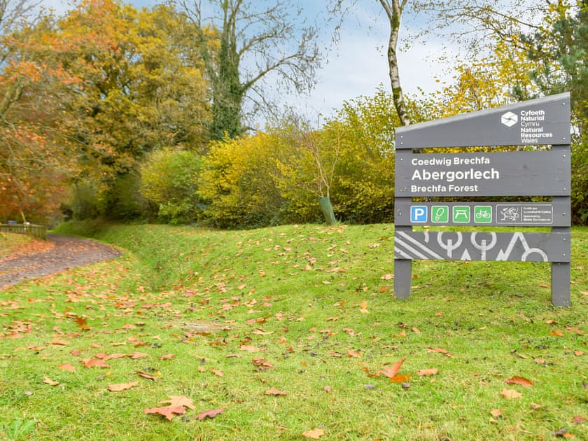 Surrounding area | Yr Hen Efail, Abergorlech