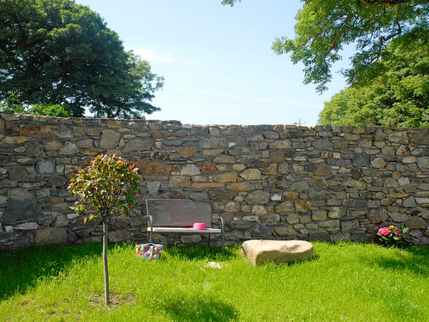 Garn Isaf, Newport