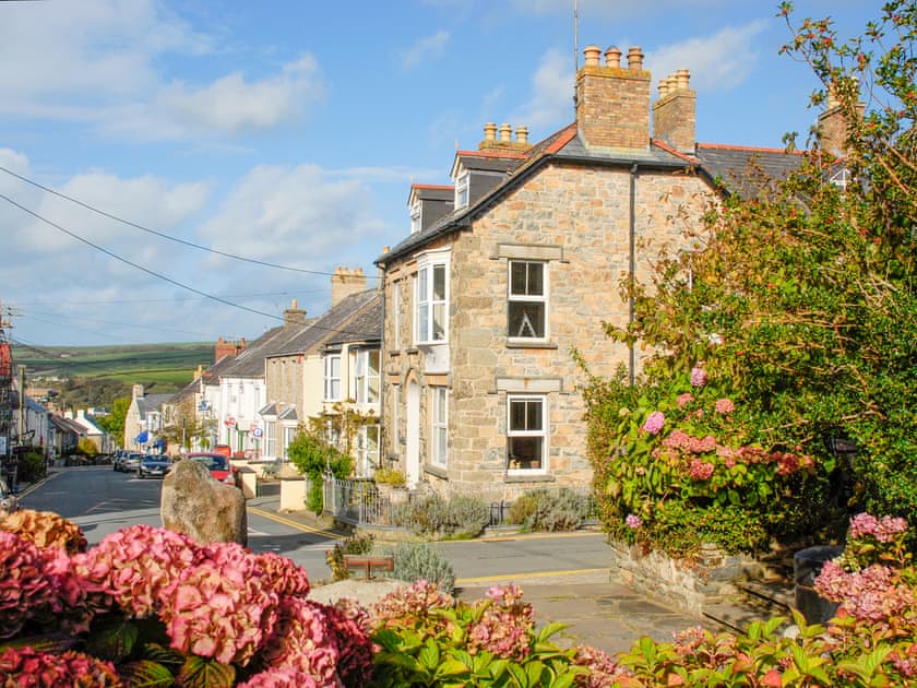 Garn Isaf, Newport
