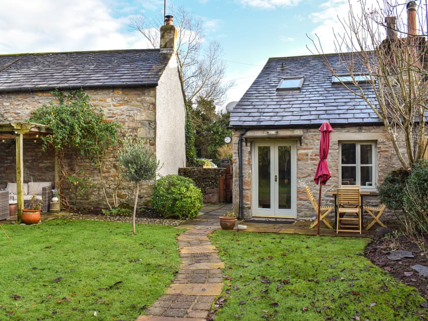 Exterior | Cross House Cottage - Castle Gate Retreats, Kirkby Lonsdale