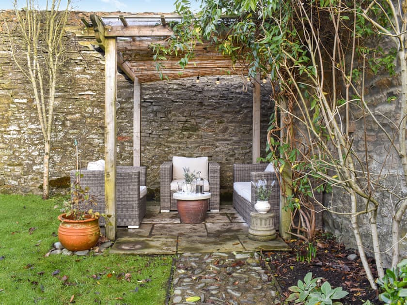 Sitting-out-area | Cross House Cottage - Castle Gate Retreats, Kirkby Lonsdale