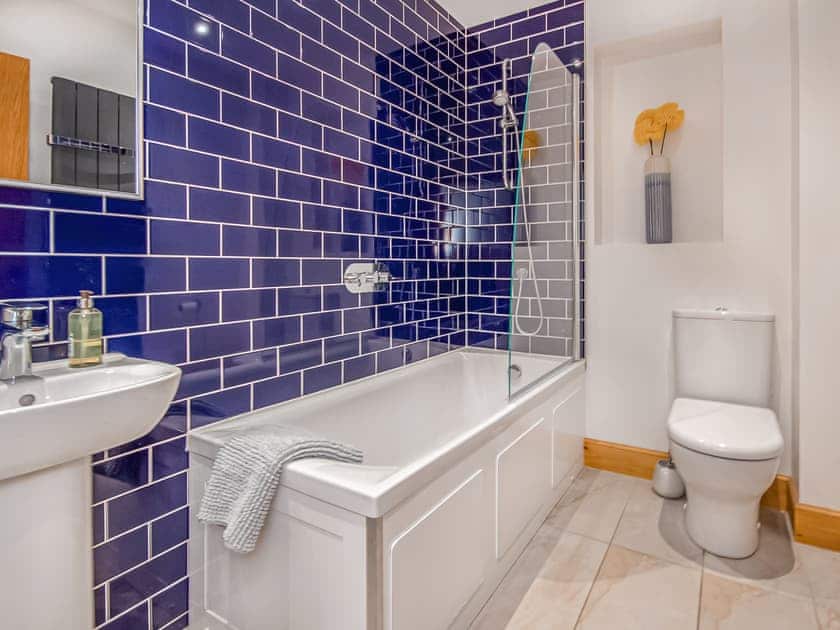 Bathroom | Beinn View House, Conon Bridge
