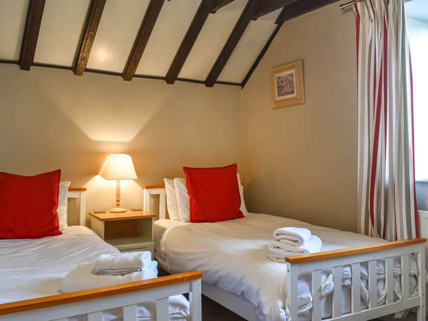 Twin bedroom | Larpool Mews, Whitby
