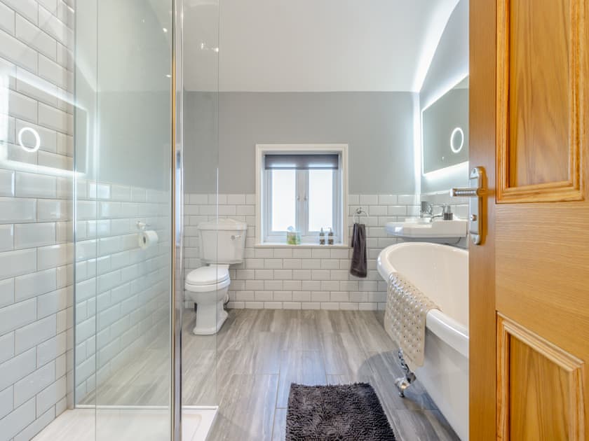 Bathroom | Creamore Grove, Wem, near Shrewsbury