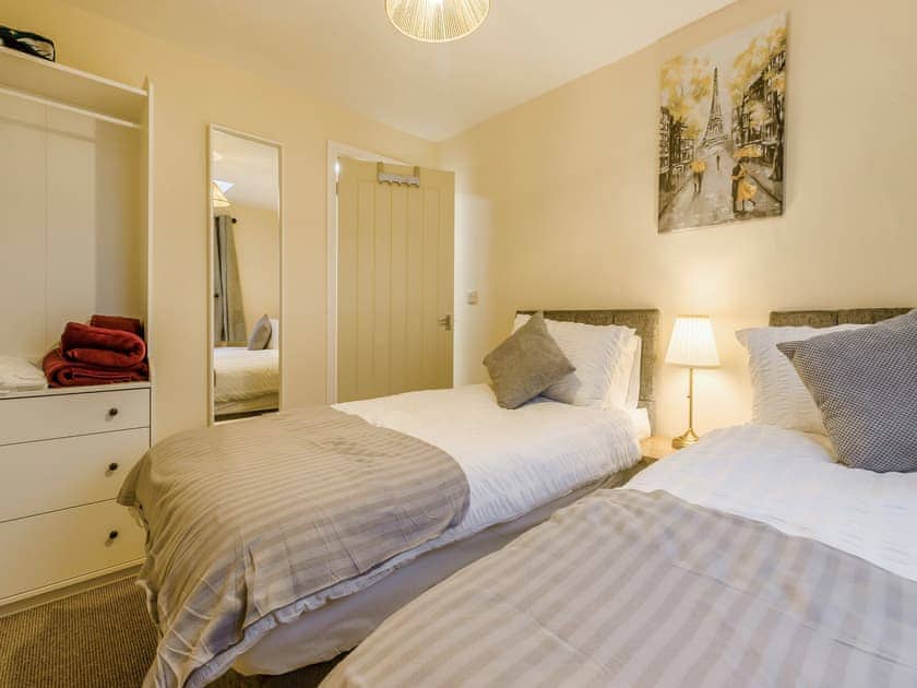 Twin bedroom | Brewers Cottage, Montgomery