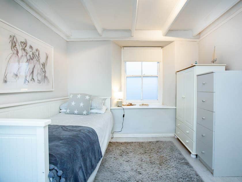 Single bedroom | The Lookout, Fowey
