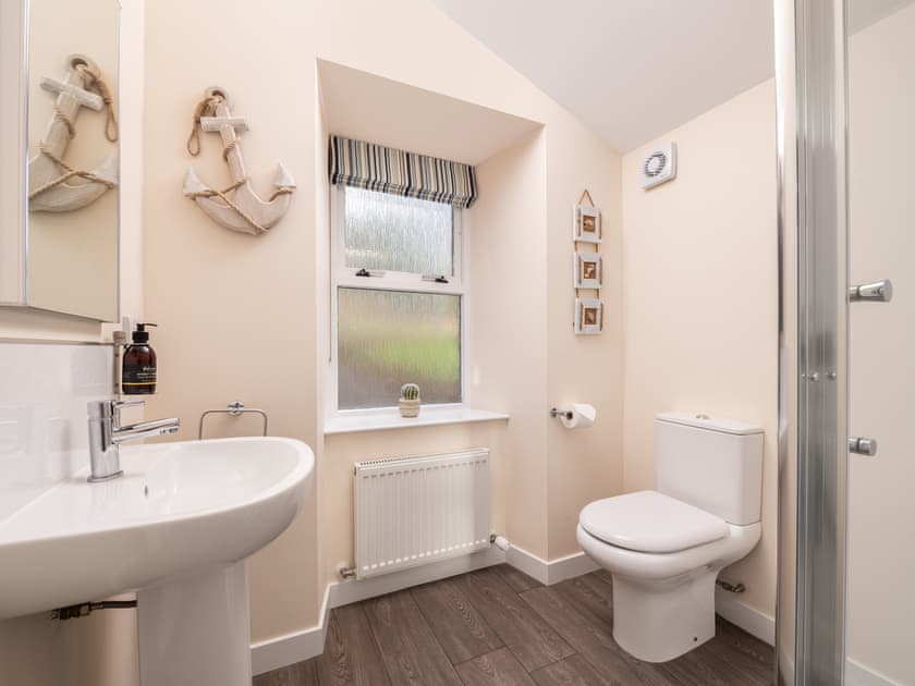 Ground floor shower room | Home Farm Cottage - Glenkindie Estate Holiday Cottages, Glenkindie, near Alford