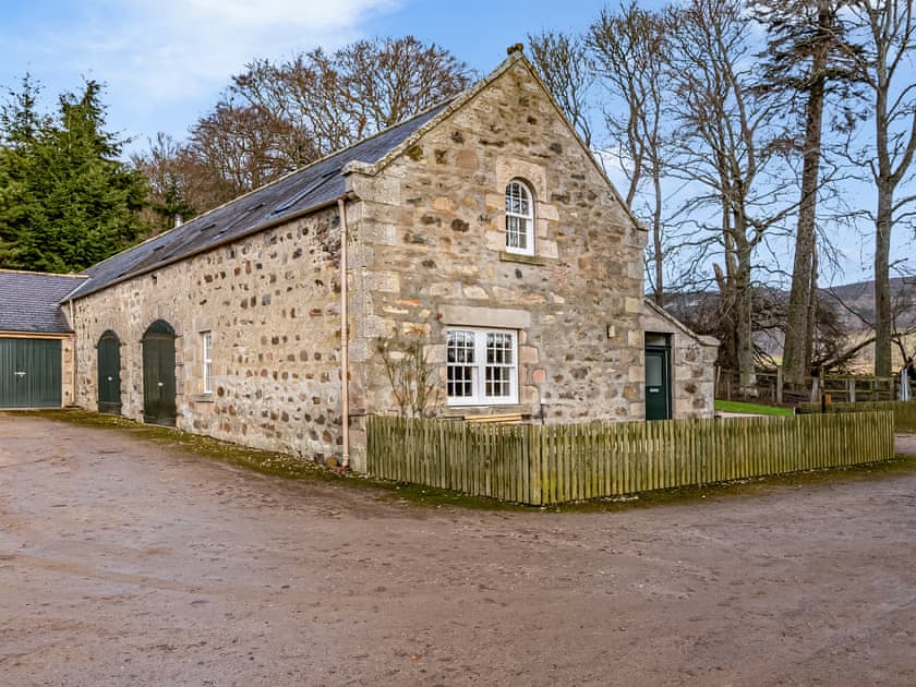 Exterior | Home Farm Cottage - Glenkindie Estate Holiday Cottages, Glenkindie, near Alford