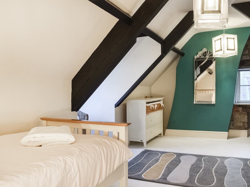 Twin bedroom | Celebration Cottage, Whitby