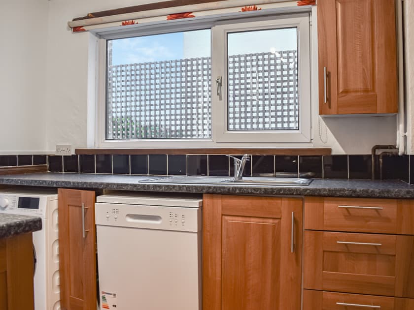 Kitchen | Winsbeer Cottage, Buckland Monachorum
