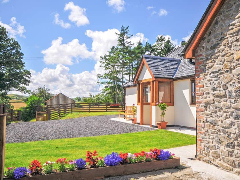 Beudy Uchaf - Newton Holiday Cottages, Adfa, near Newtown