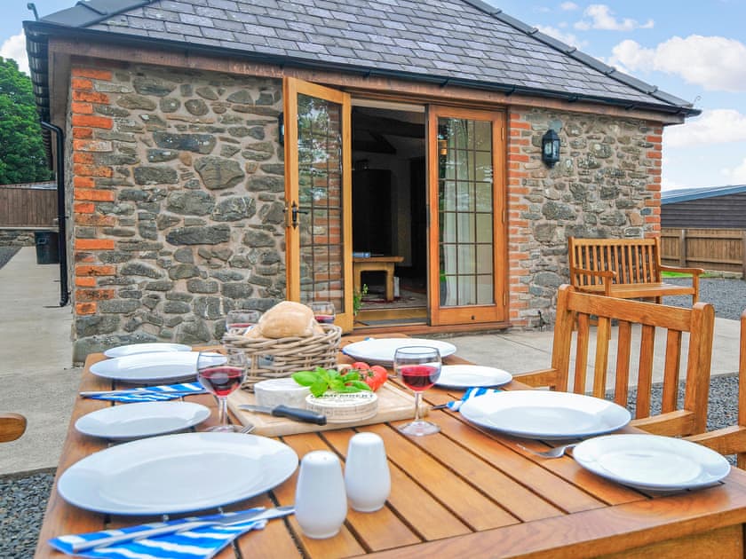 Beudy Uchaf - Newton Holiday Cottages, Adfa, near Newtown