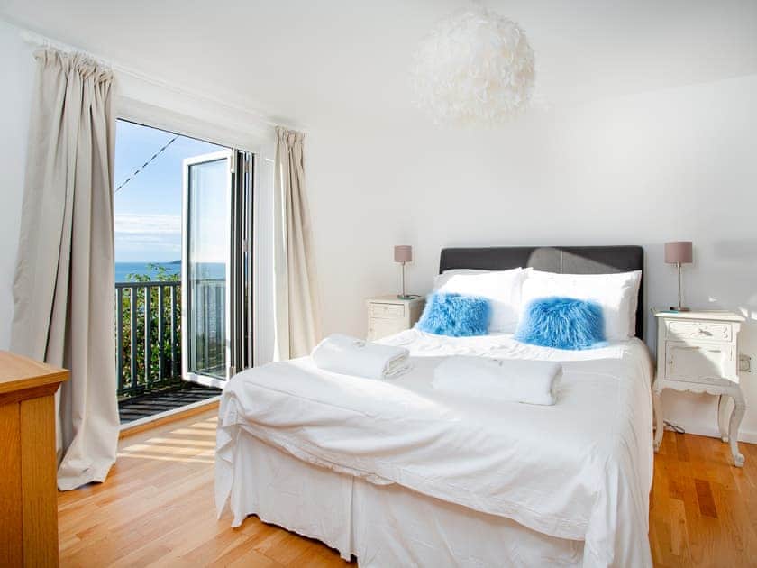 Double bedroom | Lookout, Downderry