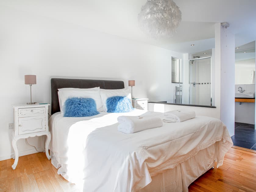 Double bedroom | Lookout, Downderry