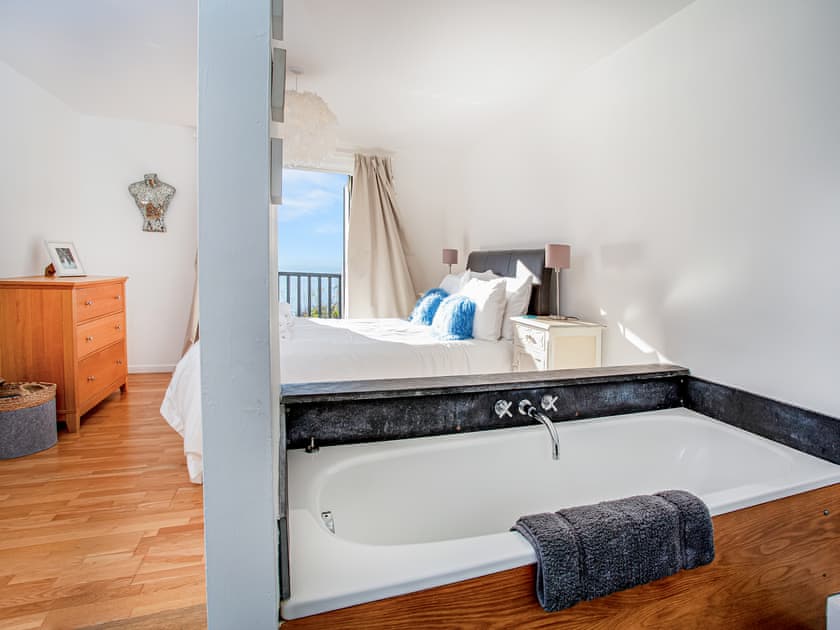 Double bedroom | Lookout, Downderry