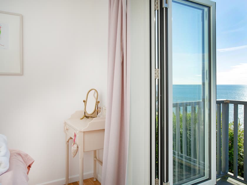 Double bedroom | Lookout, Downderry