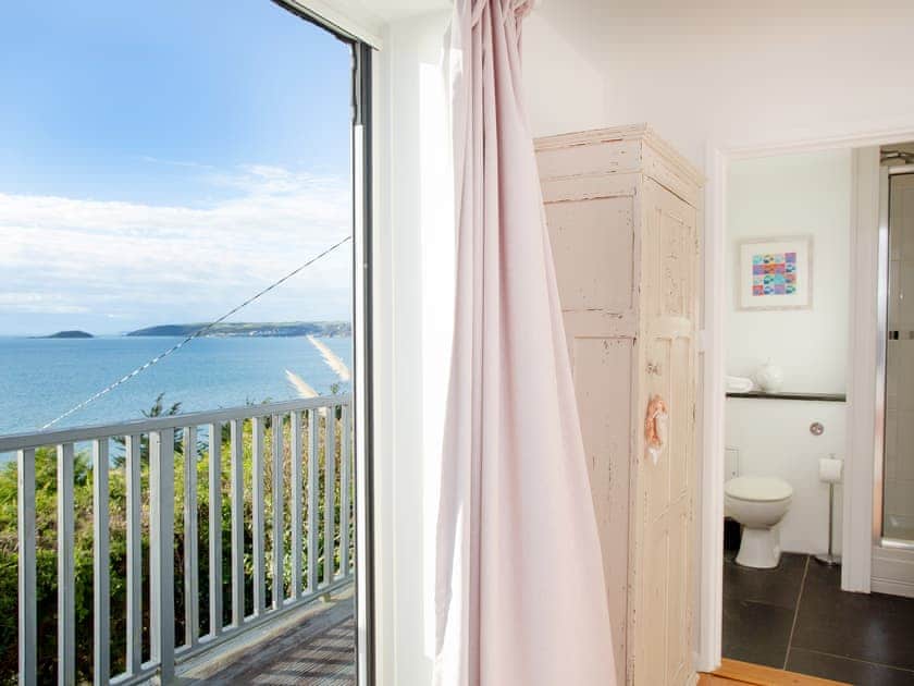 Double bedroom | Lookout, Downderry