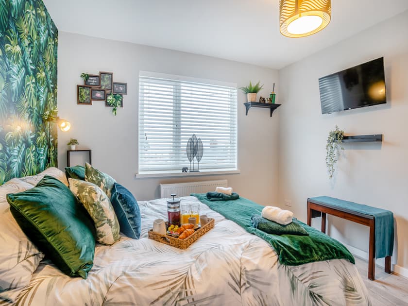 Double bedroom | The Putts, Mumbles