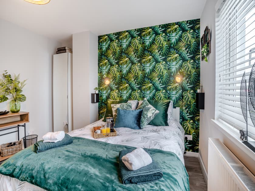 Double bedroom | The Putts, Mumbles