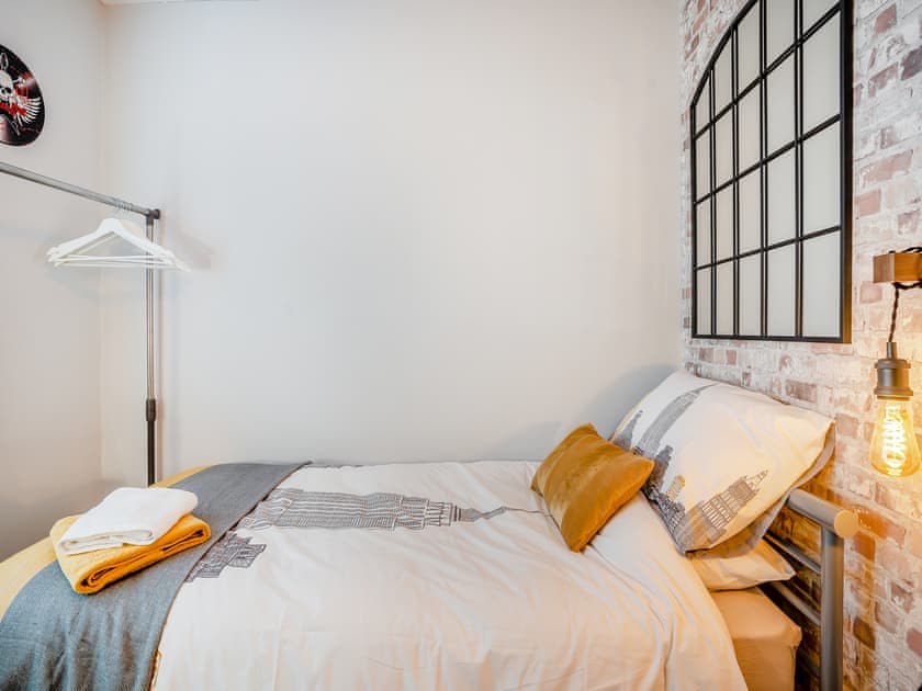 Single bedroom | The Putts, Mumbles