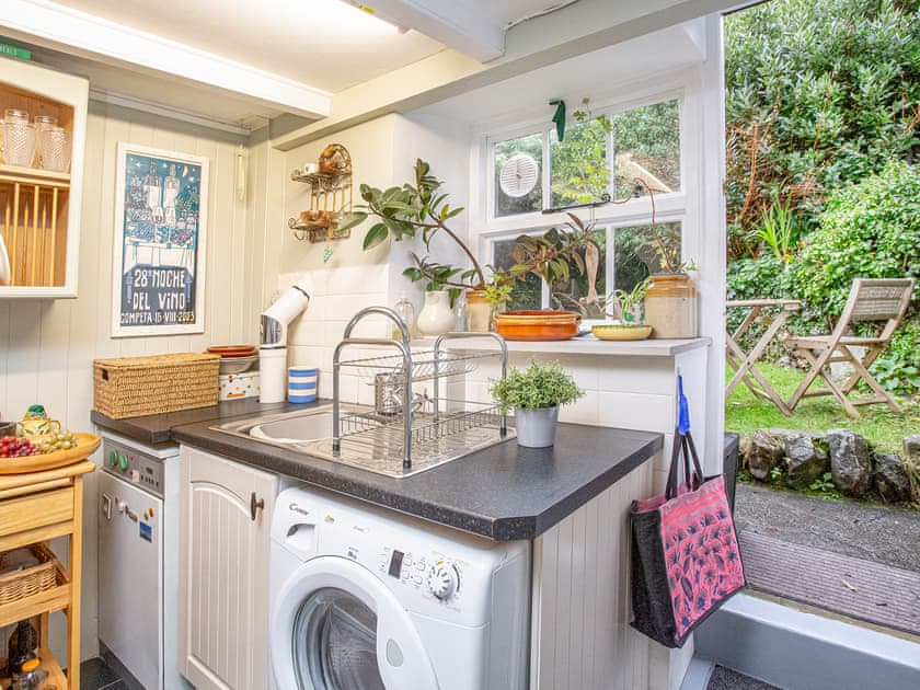 Kitchen | Coombe Cottage, St Agnes