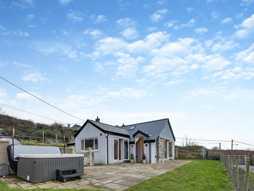 Exterior | Y Beudy Gwydir, Trefor Nr Caernarfon