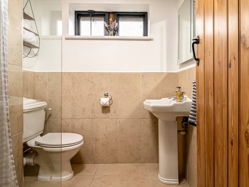 En-suite | The Cart House, Bishop’s Waltham