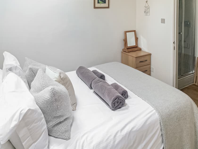 Double bedroom | September Cottage, Brancaster, near Wells-next-the-Sea