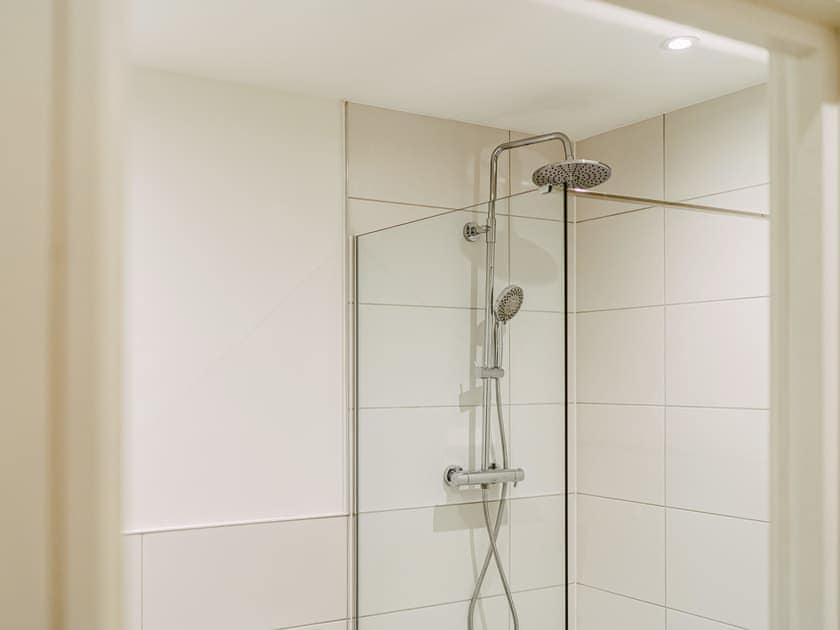 Shower room | Apartment 5 - York Riverside Apartments, York
