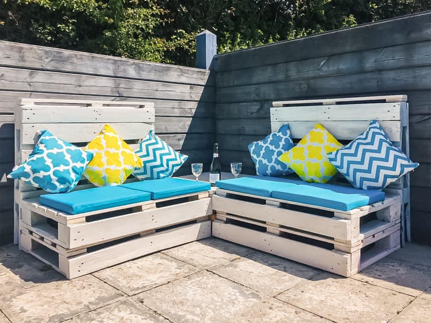 Sitting-out-area | The Threshing Barn - Middle Corscombe, Sampford Courtenay, Okehampton