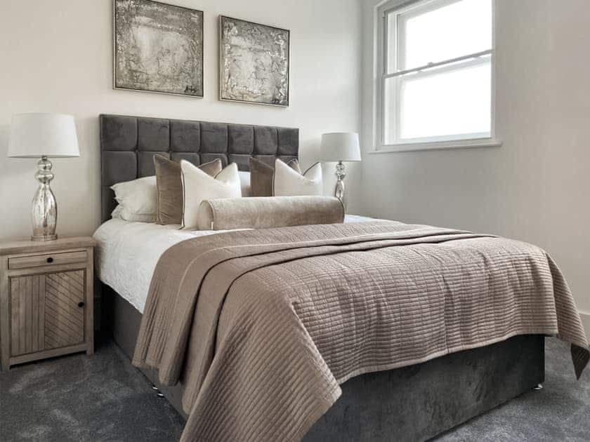 Double bedroom | Apartment 11 - York Riverside Apartments, York