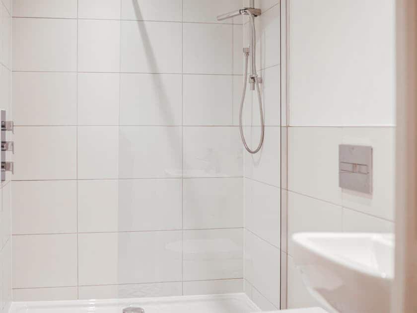 Bathroom | Apartment 6 - York Riverside Apartments, York