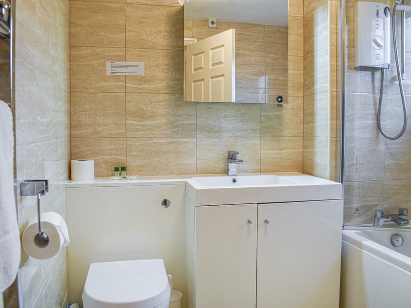 Bathroom | 7 Oaklands, Ambleside