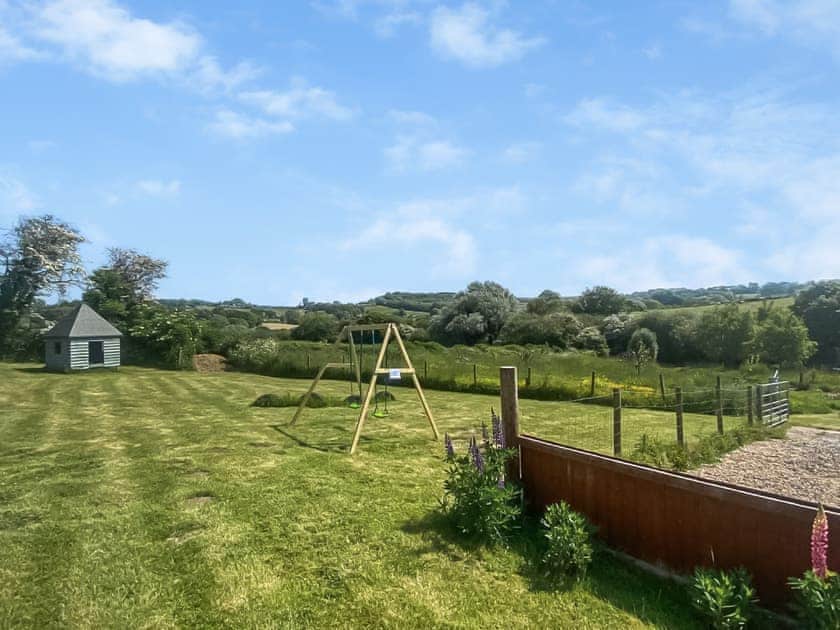 Outdoor area | Woodpecker - Kids Love Yurts, Newport