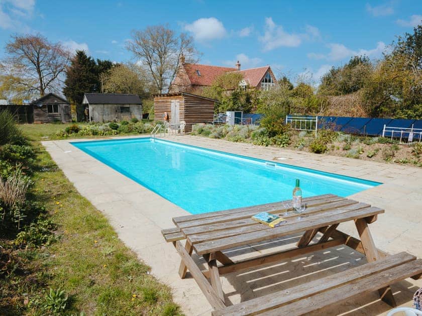 Chere Amie - Rosslyn Glamping, Melton Constable