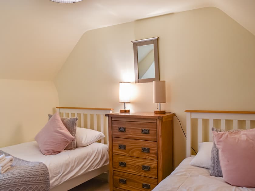 Twin bedroom | Flanders Cottage, Lymington