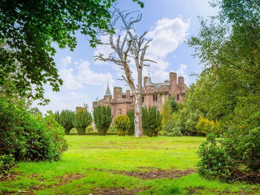 Horton Lodge - Culdees Castle Estate, Muthil, Crieff