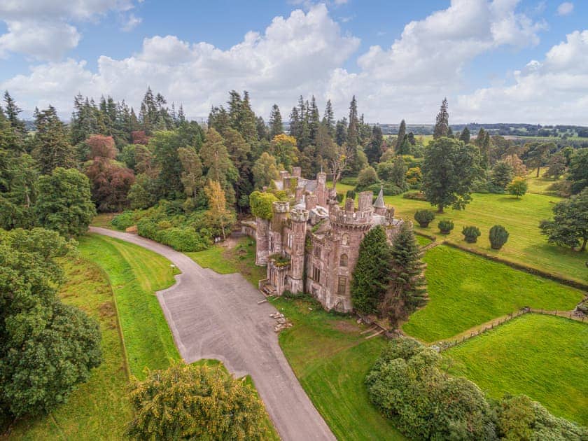 Horton Lodge - Culdees Castle Estate, Muthil, Crieff