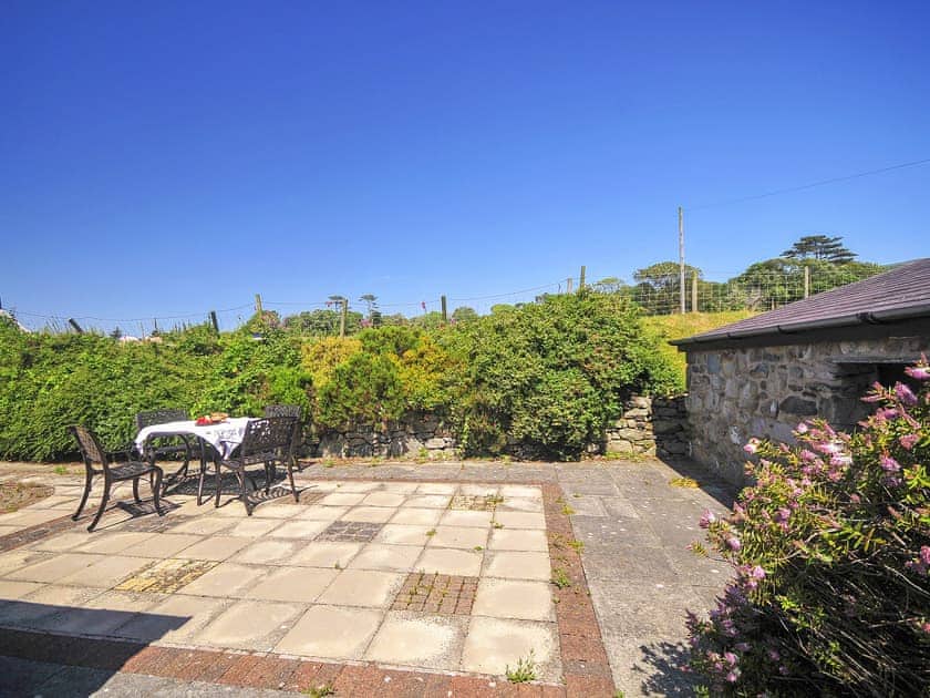 Y Stablau, Tal-y-Bont