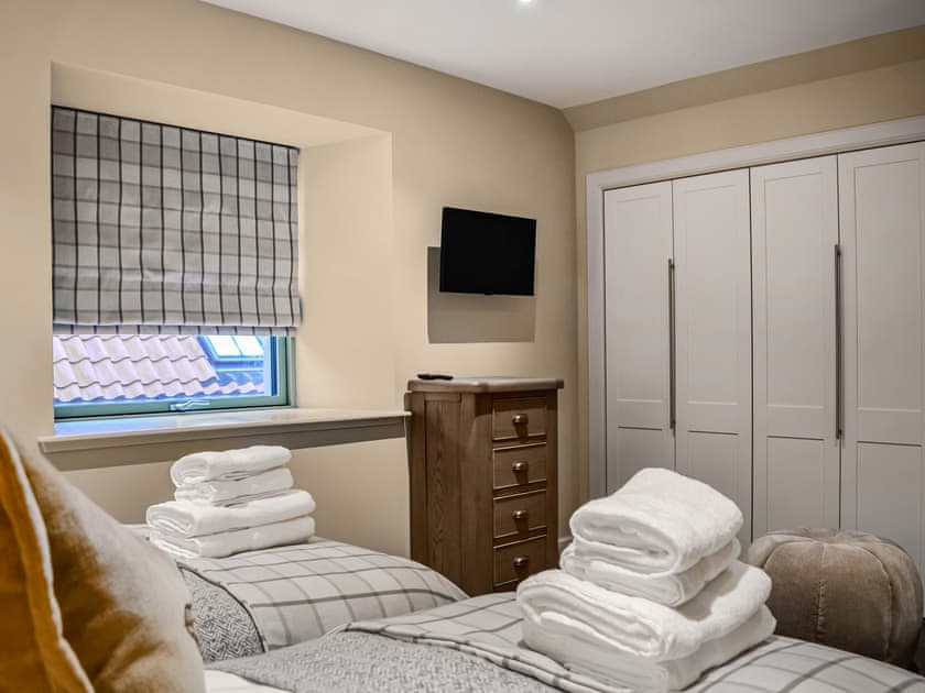 Twin bedroom | The Old Mill - Paddockhall Cottages, Linlithgow