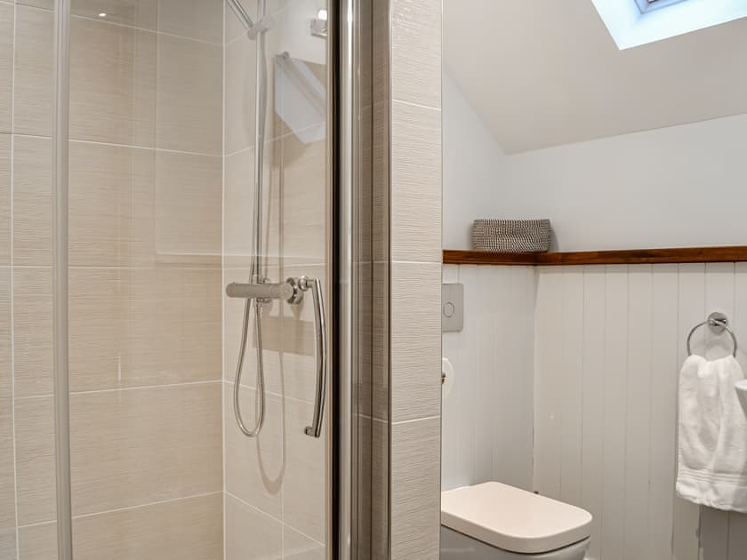 Bathroom | The Old Mill - Paddockhall Cottages, Linlithgow