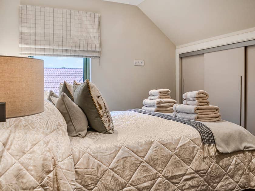 Double bedroom | Pride of Erin - Paddockhall Cottages, Linlithgow